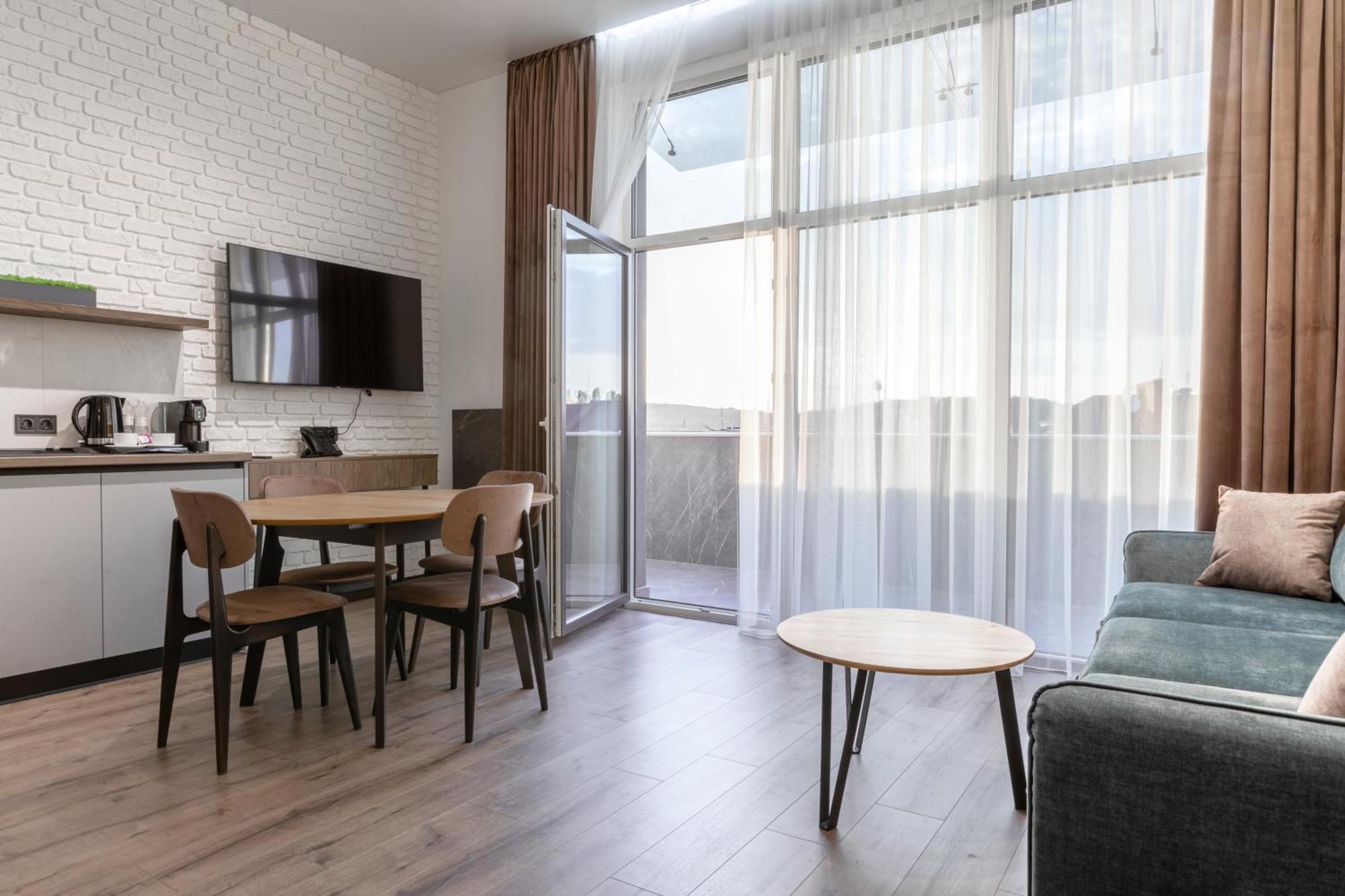 Apartel Oujhorod Extérieur photo